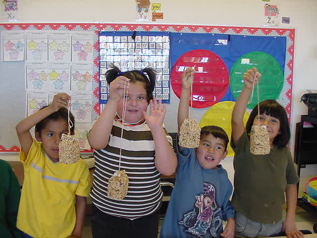 LVNS students with bird feeders